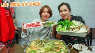 |978| HAI CHỊ EM NẤU NỒI LẨU MẮM DÃ CHIẾN VỚI THỊT BÒ, BÀO NGƯ, TÔM, MỰC NGON MÀ NHỚ QUÊ.