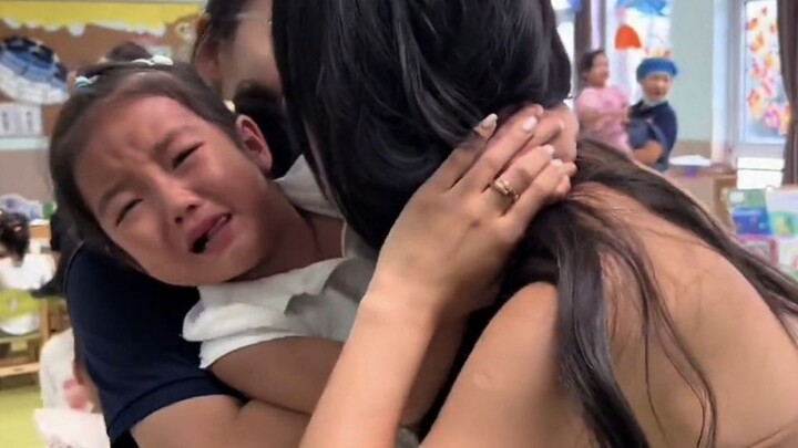 The kindergarten back-to-school drama is now live—so heartwarming and adorable!