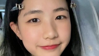 少女不知头发贵 掀起刘海秃流泪