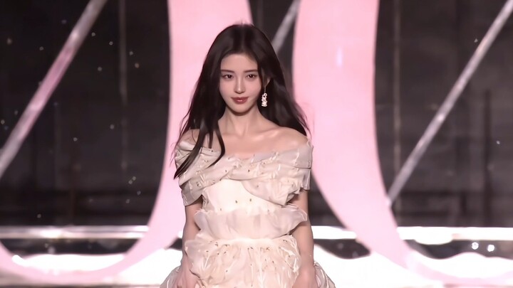 What an exhilarating beat-matching moment! She’s been walking this very road for eleven years!!!