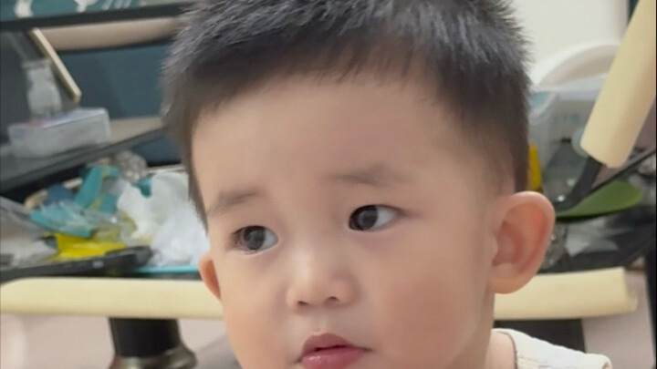 Đứa trẻ sơ sinh đầy tủi thân