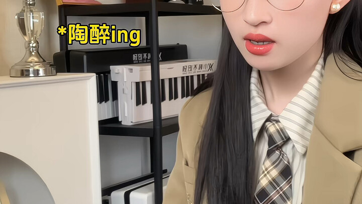 Nhiệm vụ chính hôm nay: hôn hết tất cả các bình luận nói tôi giống Lưu Diệc Phi! #Đàn_xếp_Xiao_Han_k