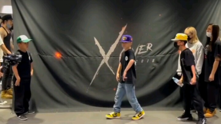 【KRUMP】Level-99 Kid – Blows the Crowd Away as Soon as They Appear!