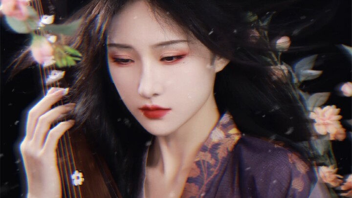 Khi ánh trăng trắng lạnh lùng, kiêu hãnh rơi khỏi bệ thờ thần thánh, thế gian từ đó không còn cô nữa