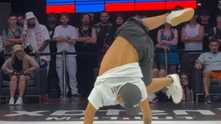 A disabled guy participated in a street dance compe*on with superb dancing skills. He had already