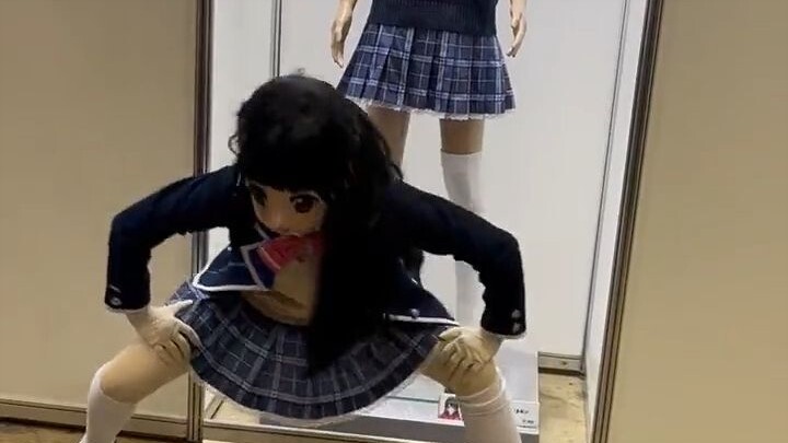 你在神圣的展示柜前做什么啊！【月之美兔】