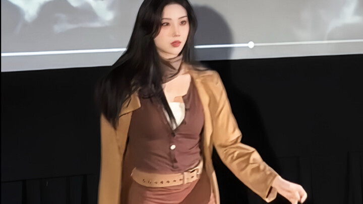 On Halloween, sis just went out to kick some little zombies' butts! Armageddon - aespa