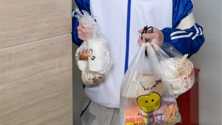 A Must-Experience for Day Students: "Bringing Breakfast"