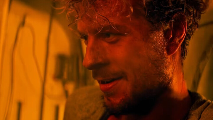 Bạn có tin được sự sống sót tuyệt vọng dưới ánh sáng xanh không?