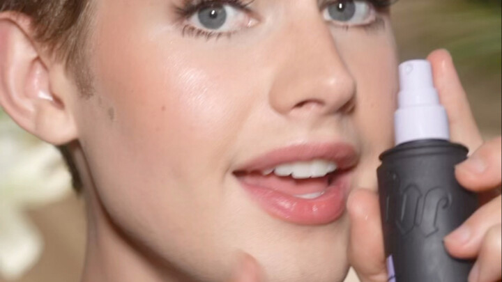 Rốt cuộc thì dùng xịt cố định lớp trang điểm thế nào? Để mình chỉ cho bạn!