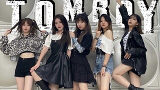 【TOMBOY】สมาชิก 5 คนจาก 5 สีกลับมาพร้อมกับการแสดงอันแข็งแกร่ง และความสม่ำเสมอถึง 99.98% ในการตีความสไ