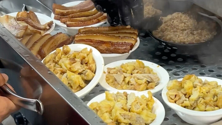 Shaanxi Lotus Leaf Buns Stuffed with Steamed Pork: Striped Pork and Flour-Steamed Pork—so delicious!