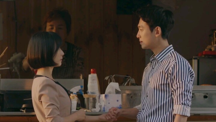 “Apa aku sudah bilang kalau aku suka kamu? Ayo pacaran sama oppa～” Aku benar‑benar meleleh mendengar