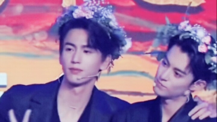 Kịch bản hai nam chính, mời đưa đây! Buổi gặp gỡ fans thực sự khiến tôi ship đến phát ngất luôn!