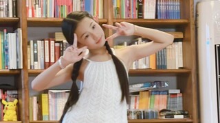 Khi nụ cười của em đẹp như hoa, mực và cọ như núi sông... thật dễ thương