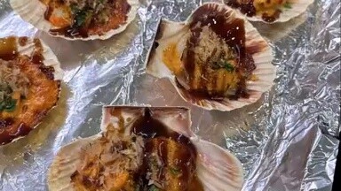 สไตล์การสนทนาที่เรียบง่ายและหยาบคายของปู่ชาวจีนได้รับความนิยมบนอินเทอร์เน็ต