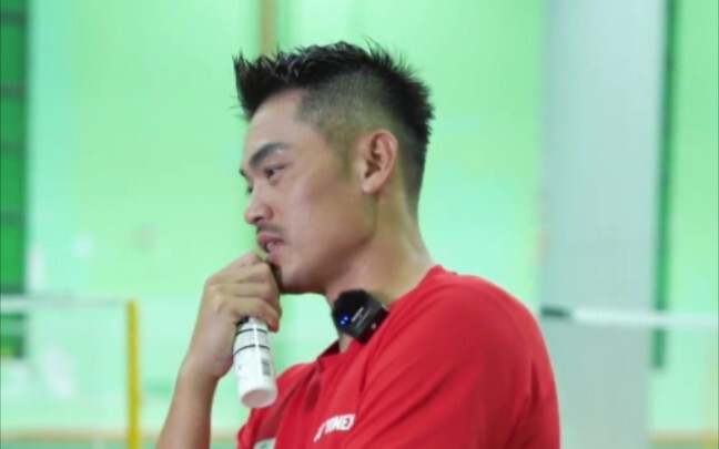 Terlihat jelas, dia berakting dengan sangat bahagia.