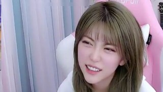 Zhou Shuyi watched the hermaphrodite and the earthy taste of the meal, and was embarrassed to the po