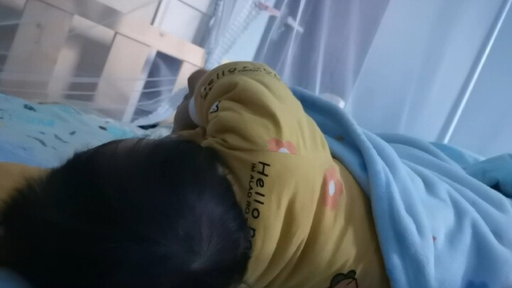 ทารก 11 เดือนตื่นนอนแล้วจู่ๆ ก็เห็นแม่ ยิ้มอย่างมีความสุขเลย!