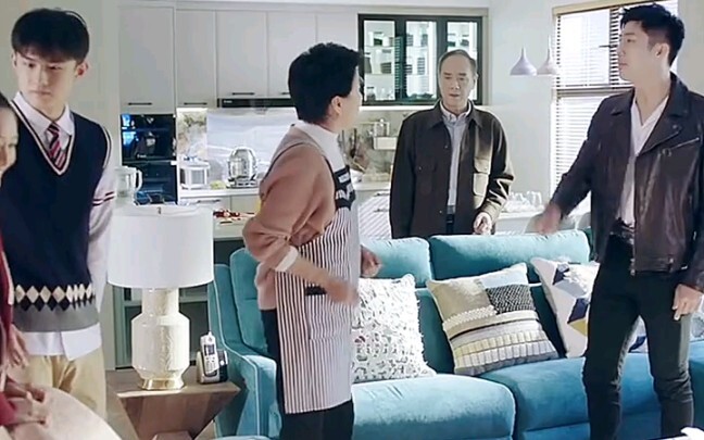 Bạn có thấy ngại ngùng khi gặp mẹ chồng theo cách này không?