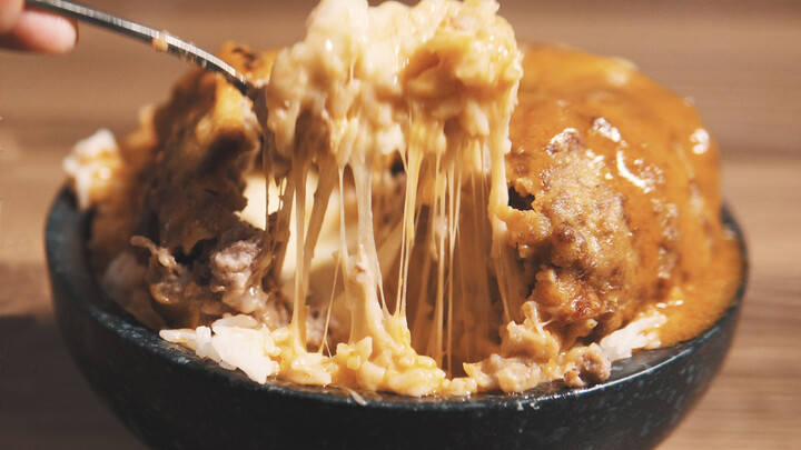 Be Aware! Meatball Filled With Cheese Rice Bowl Is Here!