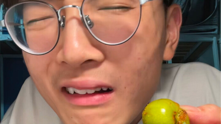 About how my roommate got kicked out of Guangxi for eating fruit dipped in chili—because they bought