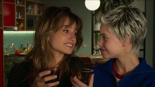 [MAD]Sweet moments of Penélope Cruz&Milena Smit in <Parallel Mothers>