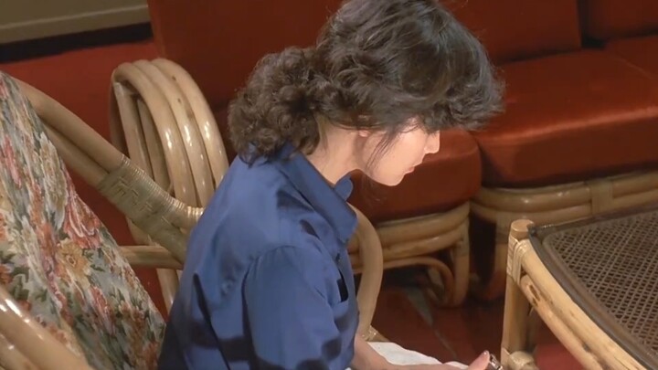 Pria pulang ke rumah membawa seorang gadis asing, ternyata memiliki niat tak baik