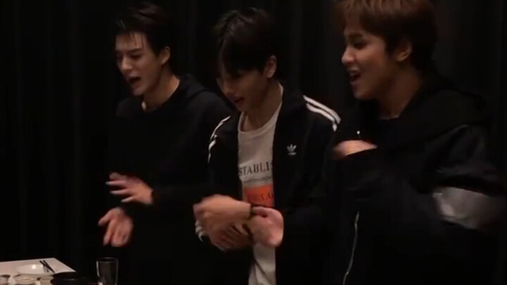 Those three SM fans with a 100% sync rate, hahaha
