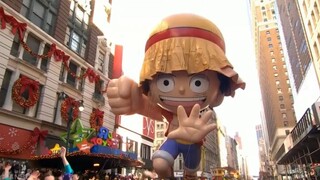 Live video of the giant Luffy balloon participating in the Macy's Thanksgiving Day Parade in New Yor