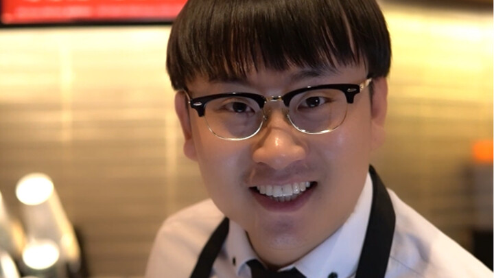 Suasana hati yang semula memuncak tiba-tiba terhempas oleh air dingin.