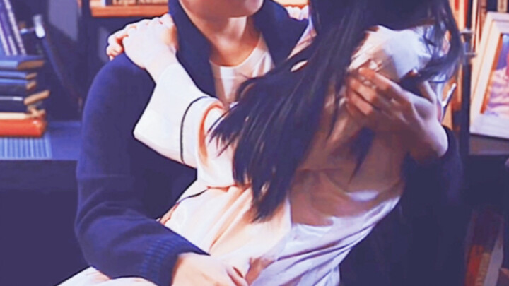 "حبيبي، ابقِ في حضني ولا تهرب بعد الآن، لماذا لا تطيع كلامي أبدًا؟"