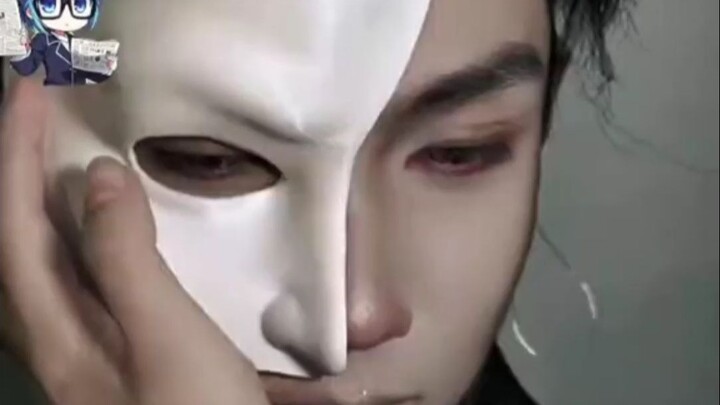 This Is What Muscle Atrophy Really Looks Like After a Disfiguring Injury — Novel Protagonist, Disfig