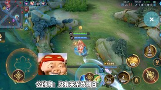 Ở bên ai cũng ổn cả, chỉ có điều hơi lắm mồm một chút…