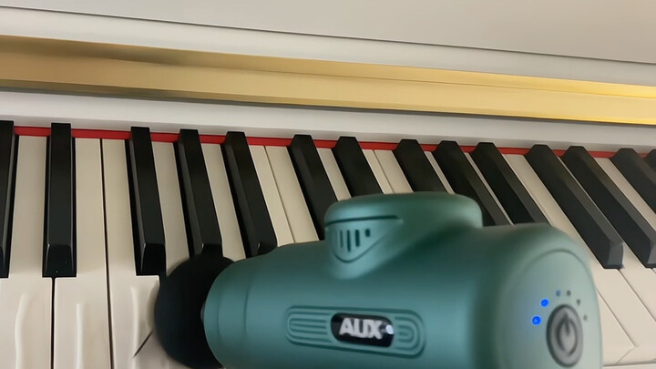 我：有了这个妈妈再也不用担心我的轮指了钢琴：快喷了