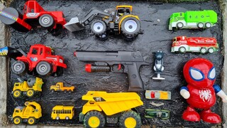 Menemukan Mobil Mobilan, Haultruck, Truk Sampah, Truk Semen, Truk Tangki, Wheel Loader, Hot Wheels