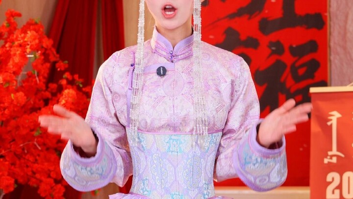 Các nữ streamer xinh đẹp Mông Cổ gửi lời chúc phúc