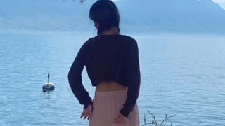 【Tujuh Belas】 || Tarian Darl+ing di tepi danau di Swiss|| Kamu bisa menari bahkan saat memakai rok♪^