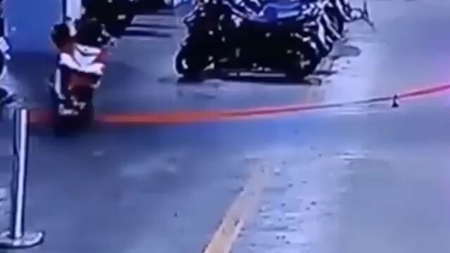 Đã bảo là không thích để chỗ đấy rồi mà 😤