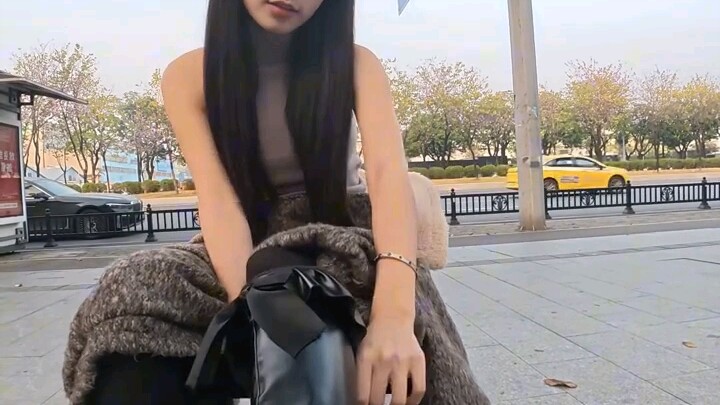 Menggosok sepatu kulit 23 Dua Puluh Tiga