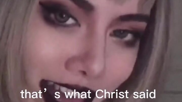 เมื่อมีคนคอยจ้องวิจารณ์การแต่งตัวของคุณ…🔫⛓