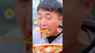 Songsong was teased by Ermao again, Ermao was so bad! mukbang | fatsongsong and thinermao