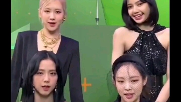 Bộ tứ Blackpink tái hợp mới nhất: Mỗi thành viên đều có nét quyến rũ riêng.