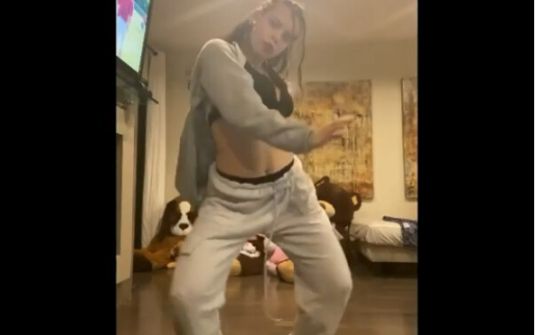 【jojogomez】Jojo is diligent and is taking online lessons from other choreographers at home. This tim