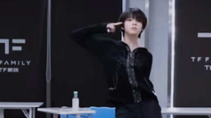 [Wang Lu Jie] Fake Girl Group Dance Cha