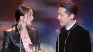 Giúp đỡ! Khung cảnh có cảm giác về số phận thực sự rất tuyệt vời! Tôi không biết liệu mình có thể đợ
