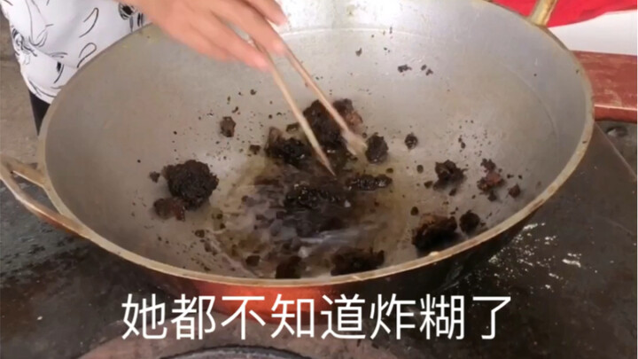 Blind mother makes lunch—and when she realizes she messed it up, she pours out her heartbreak in son