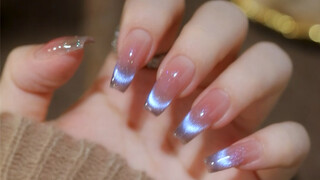 The tutorial for the moonlight and sunset dynamic cat-eye design is here—perfect for wearable nails!