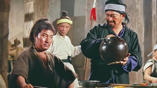 高手独闯土匪窝子， 仅仅显露一招绝技， 竟吓得土匪们瑟瑟发抖