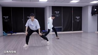 Sangat suka melihat Chan dan Yu menari bersama
